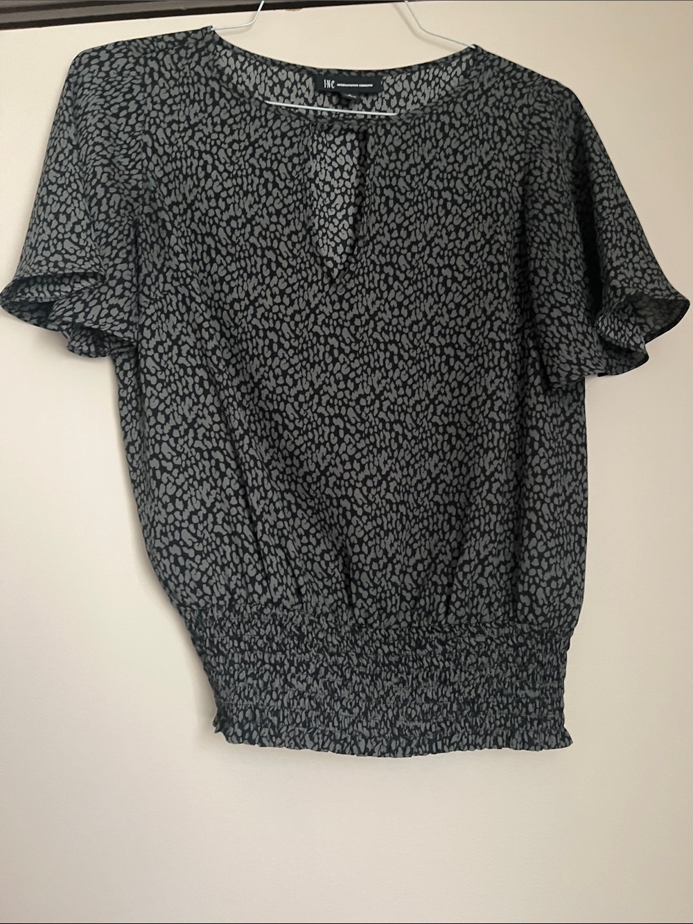 INC International Concepts Black & Gray Printed Flutter-Sleeve Blouse